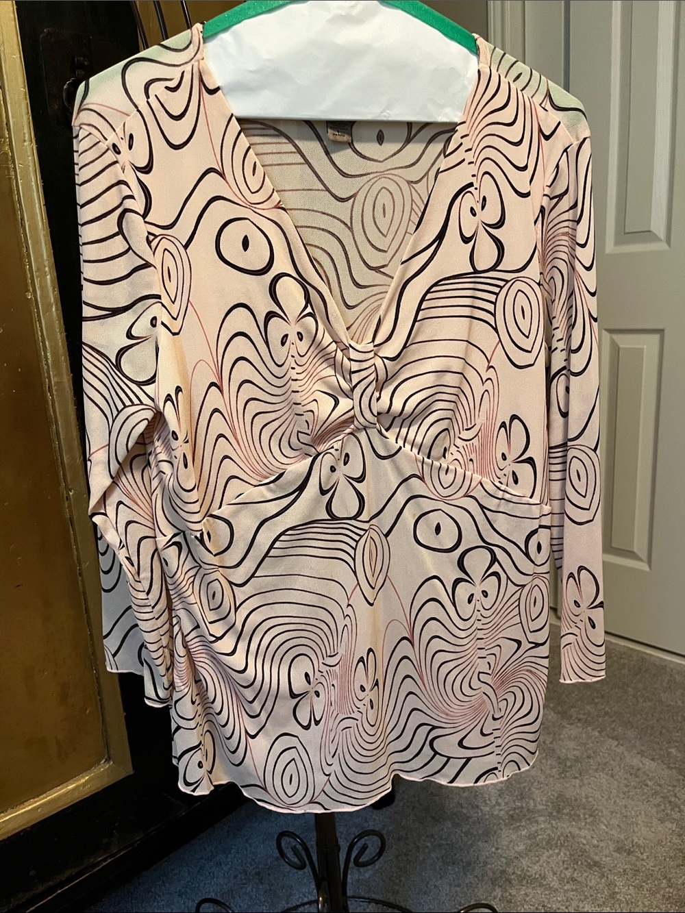 Women’s Pink Swirl Print V-Neck Top